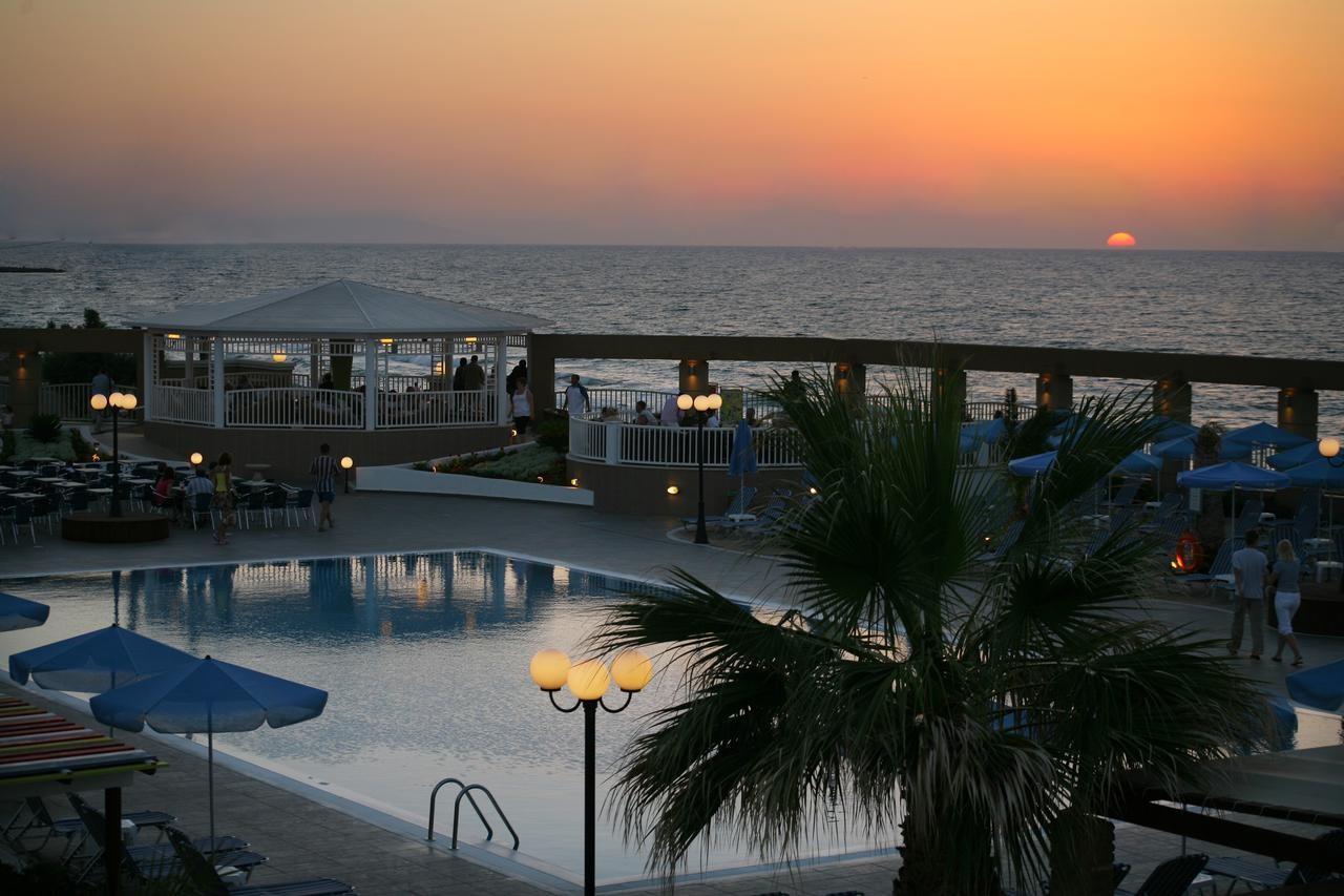 Europa Beach Hotel 4*