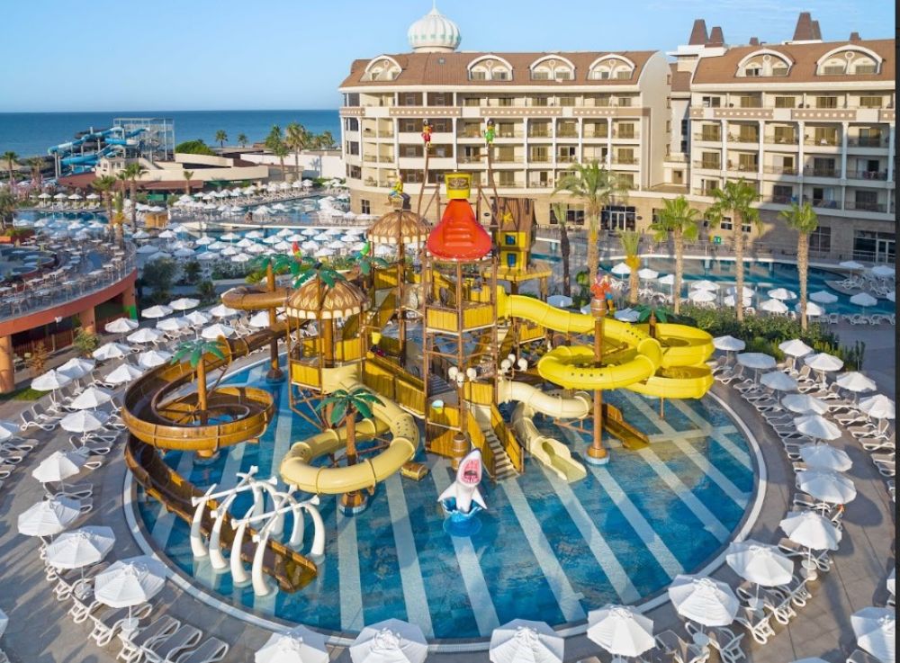 Kirman Belazur Resort & Spa 5*