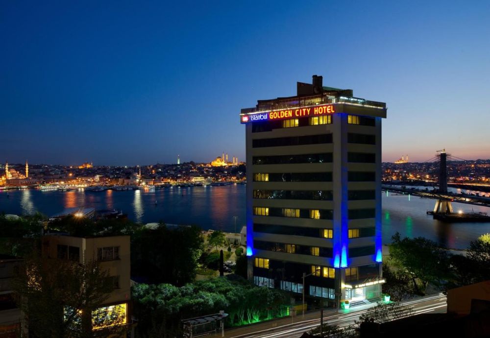 Golden City Hotel 4*