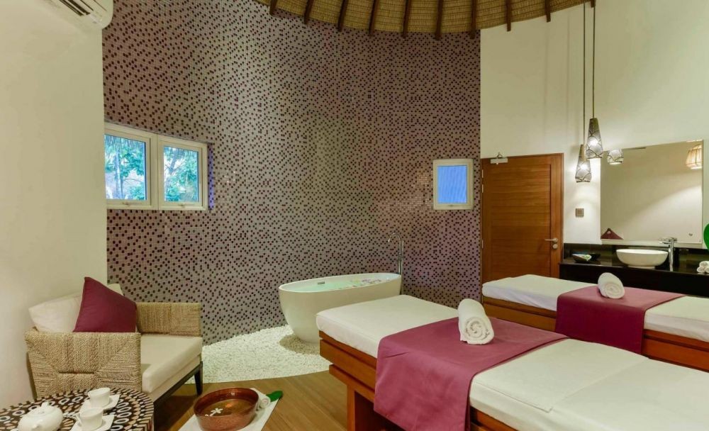 Mercure Maldives Kooddoo 4*