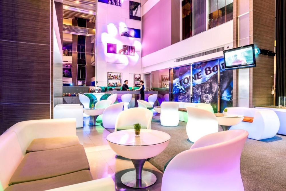 Novotel Bangkok Silom Road 4*