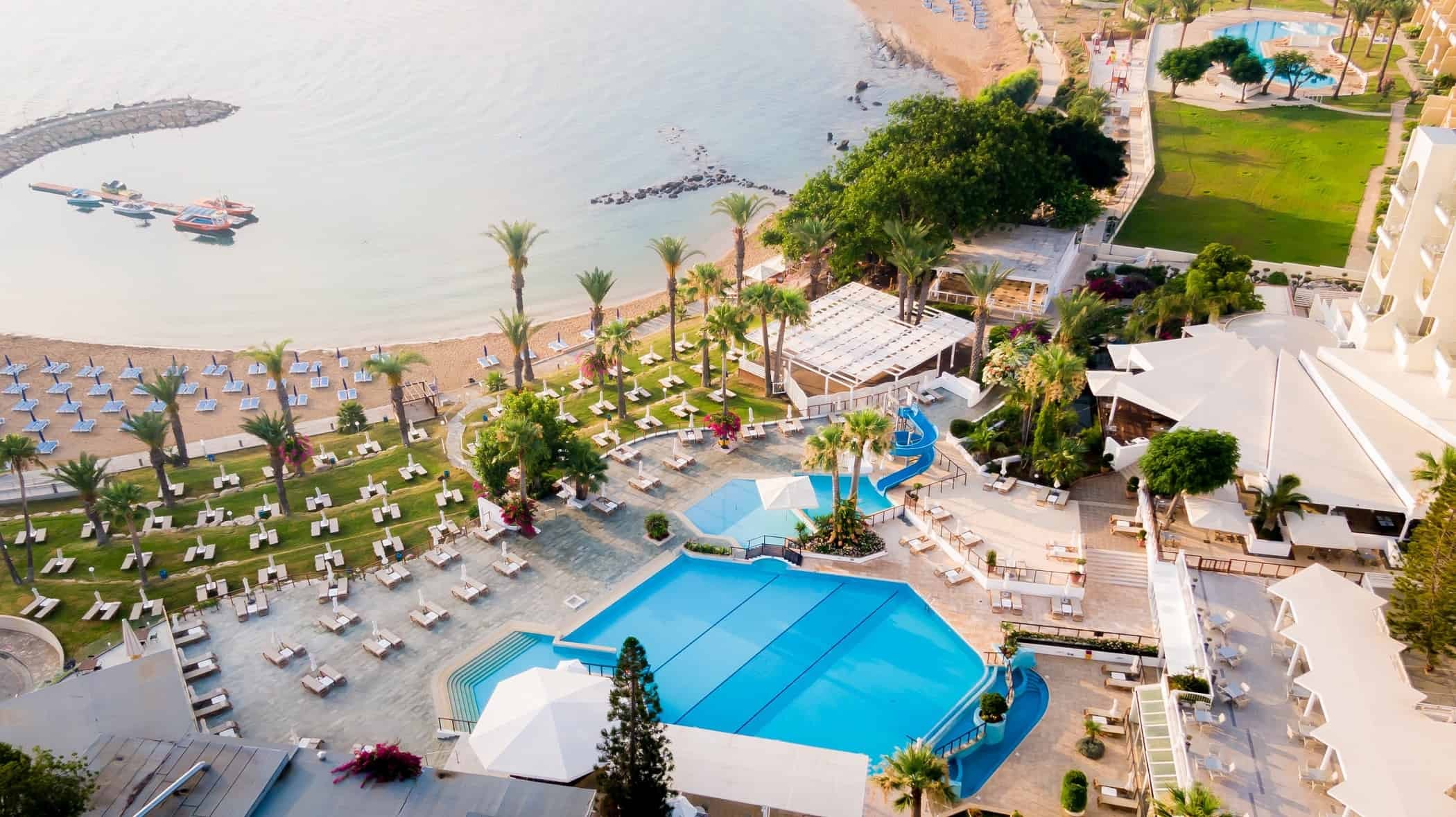 Golden Coast Beach Hotel 4*