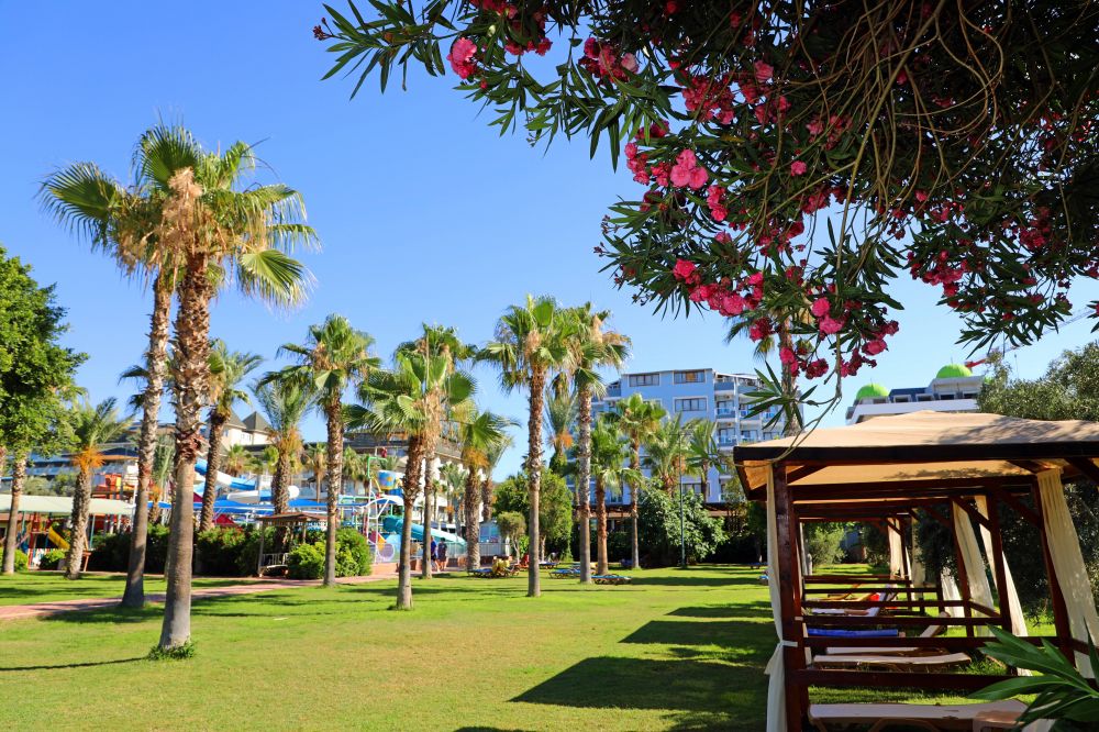 Caretta Beach Hotel 4*