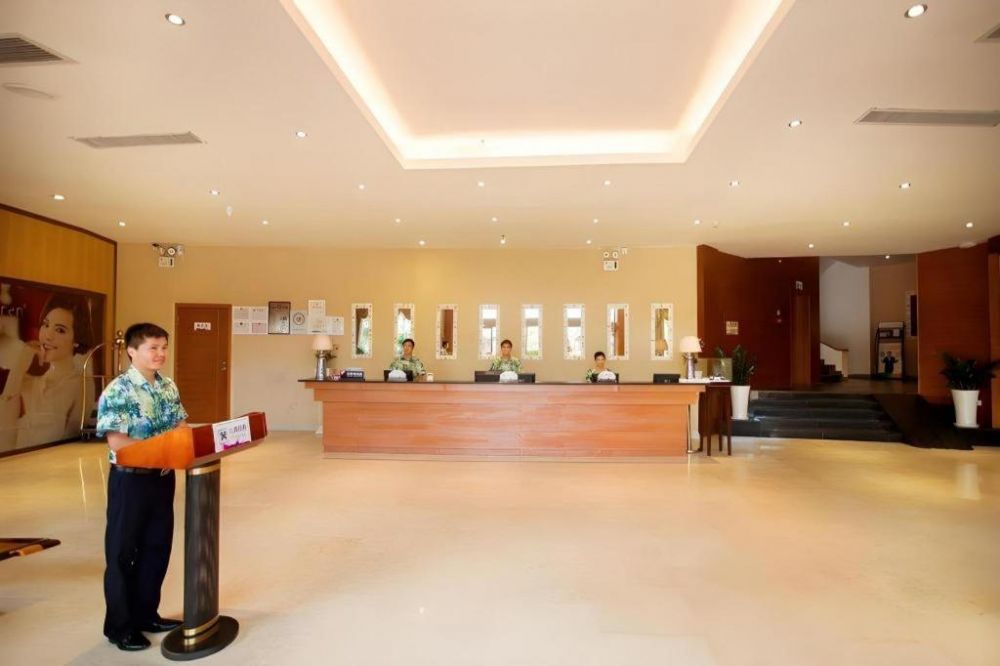 Sanya Luyi Seaview Hotel 4*