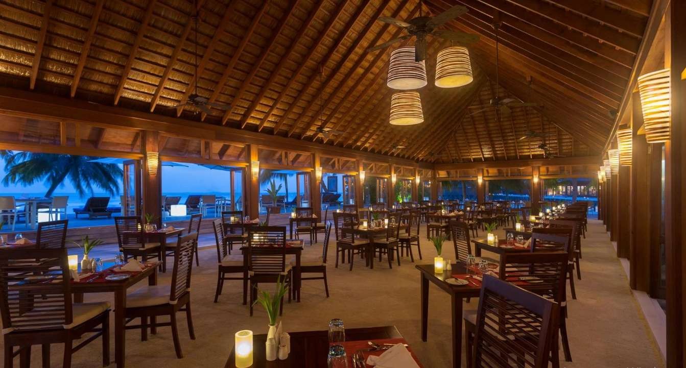 Vilamendhoo Island Resort & Spa 4*