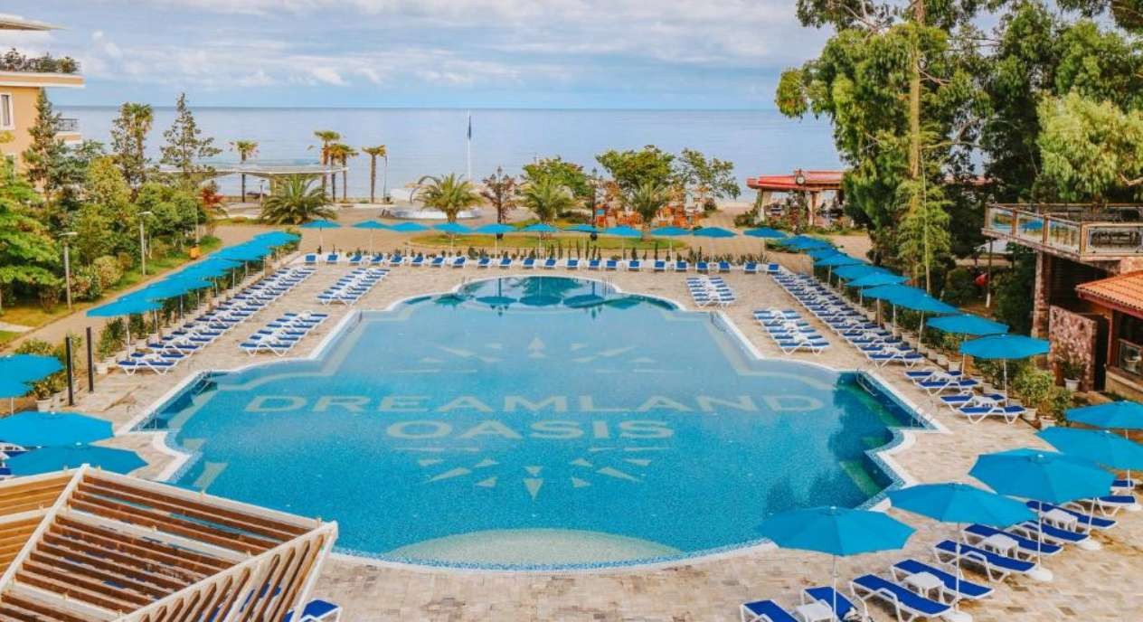 Dreamland Oasis 4*