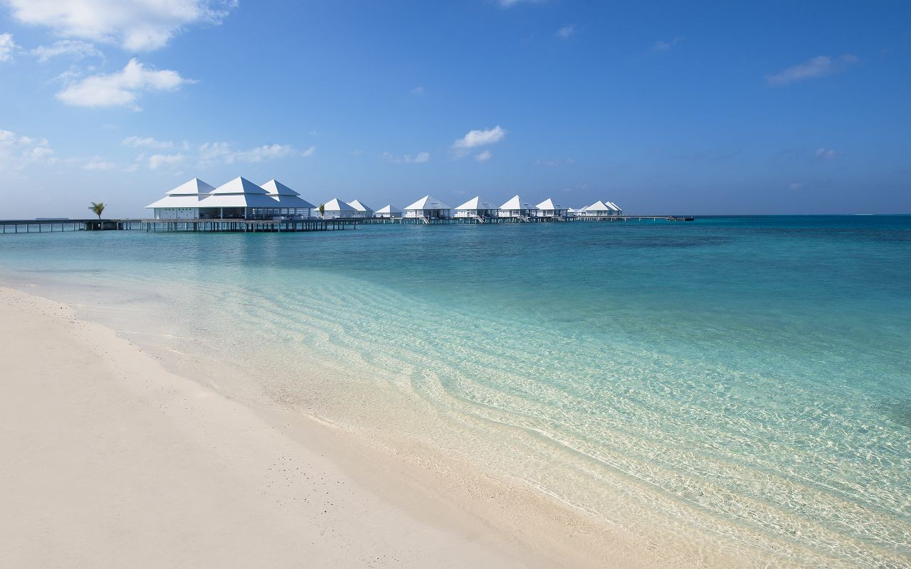 Diamonds Thudufushi Island 5*