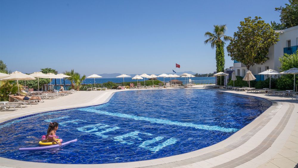 Le Bleu Hotel & Resort 5*