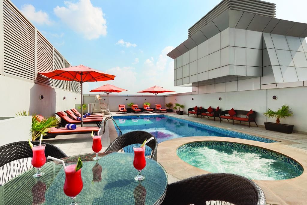 Ramada By Wyndham Dubai Deira 4*