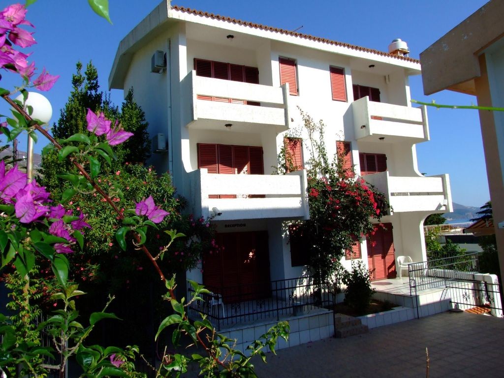 Villa Ritsa (B) 3*