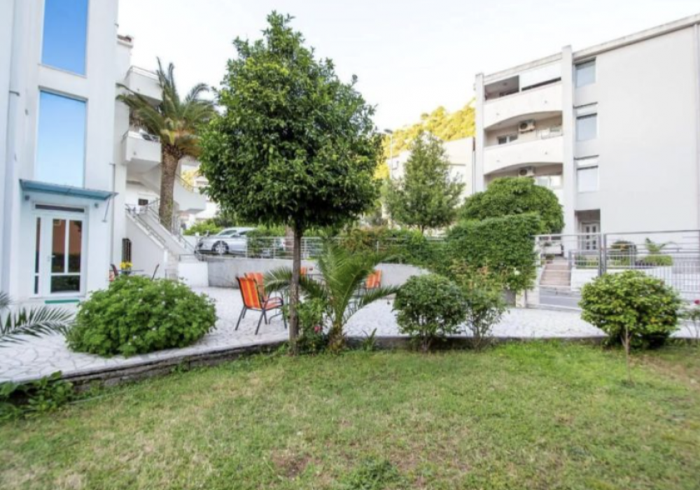 Lazovic Apartments 3*