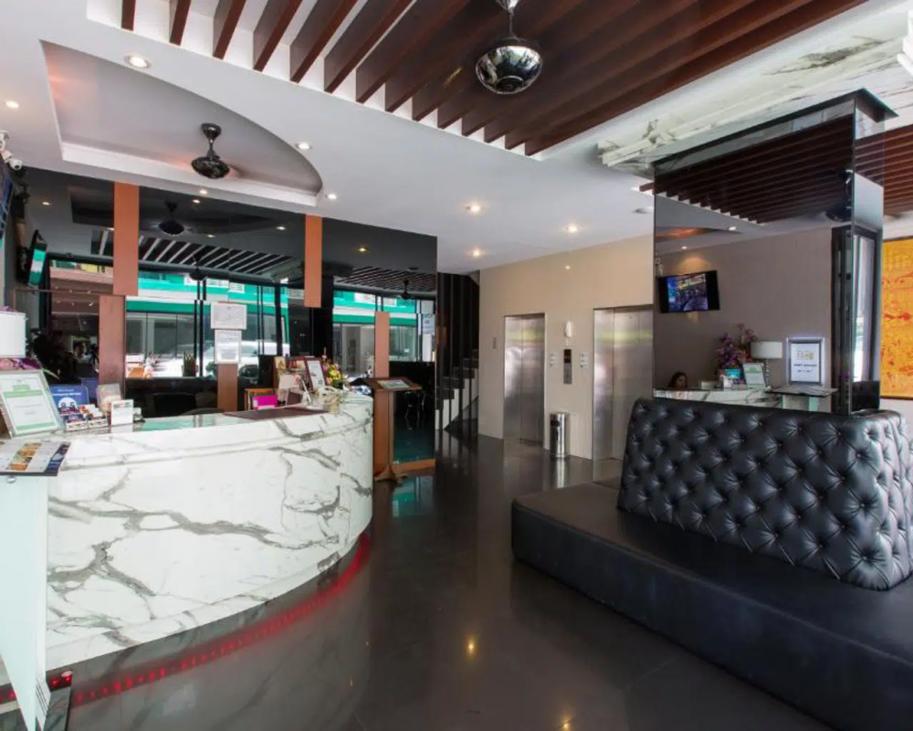 Hemingways Silk Hotel 3*