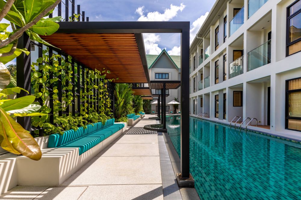 Outrigger Surin Beach Resort (ex. Manathai Surin Phuket) 4*