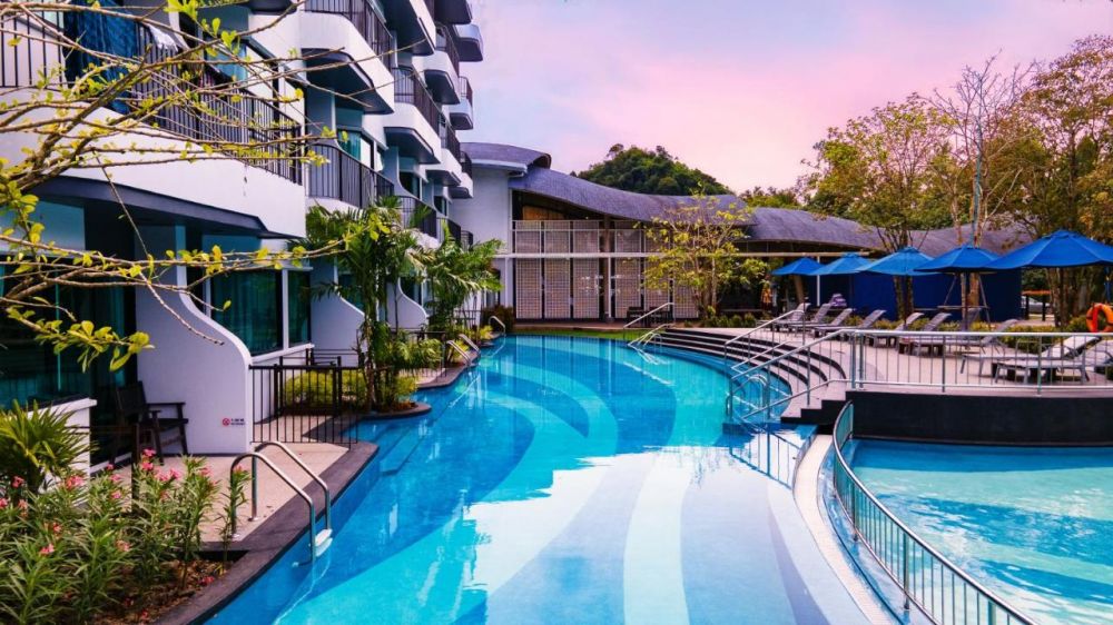 Holiday Style Ao Nang Beach Resort (ex.Holiday Inn Express Krabi Ao Nang) 3*