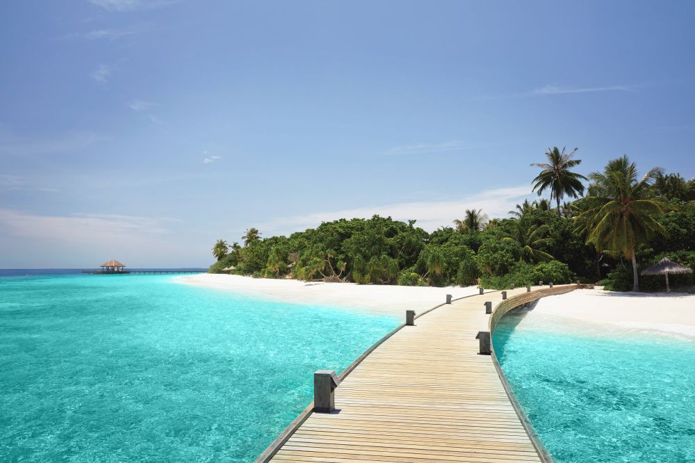 Reethi Faru Resort 4*