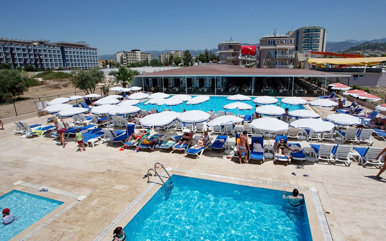 Larissa Holiday Beach Hotel 4*