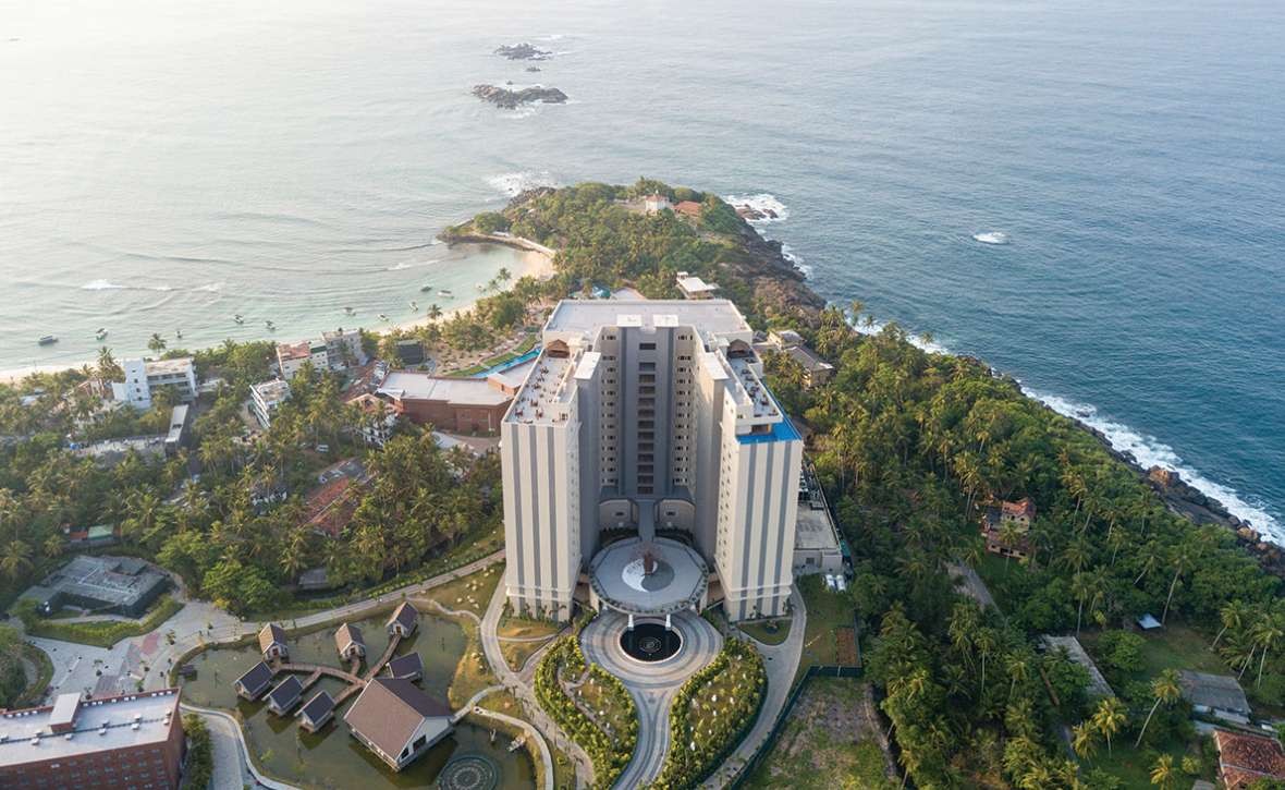 Araliya Beach Resort & Spa 5*