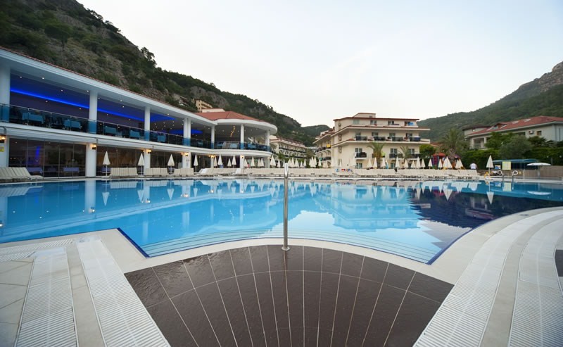 Montebello Resort Hotel 4*