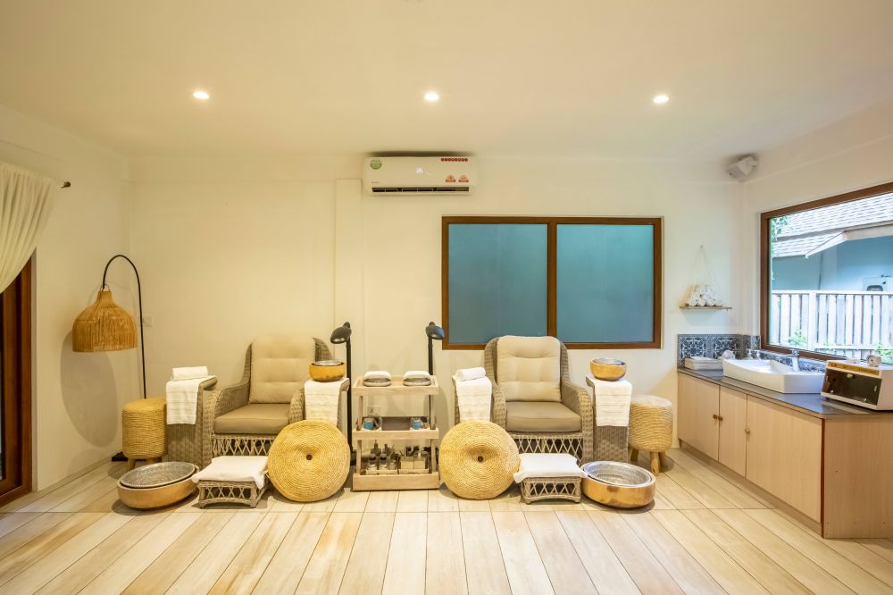 Reethi Faru Resort 4*