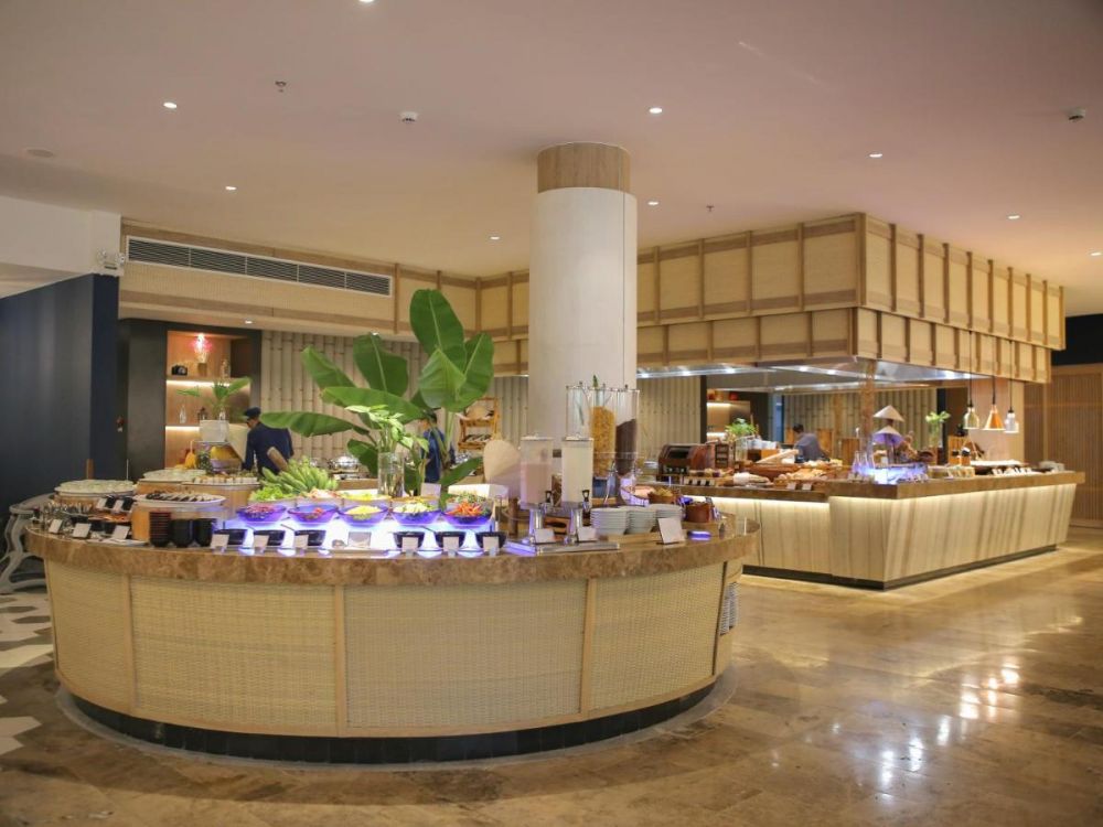 Melia Danang Beach Resort 5*