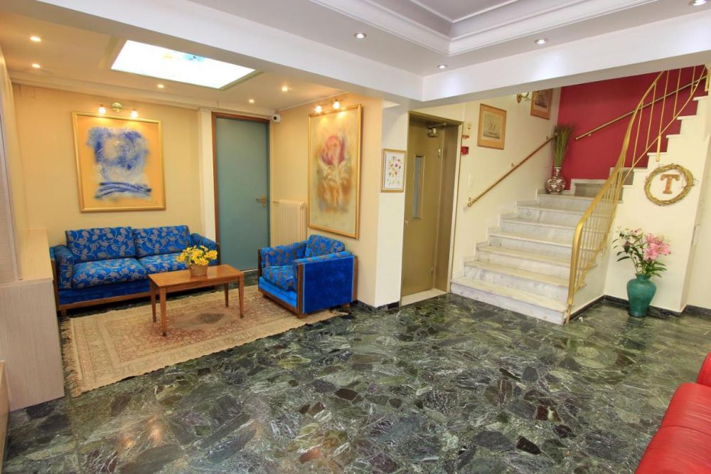 Triton Hotel Piraeus 3*