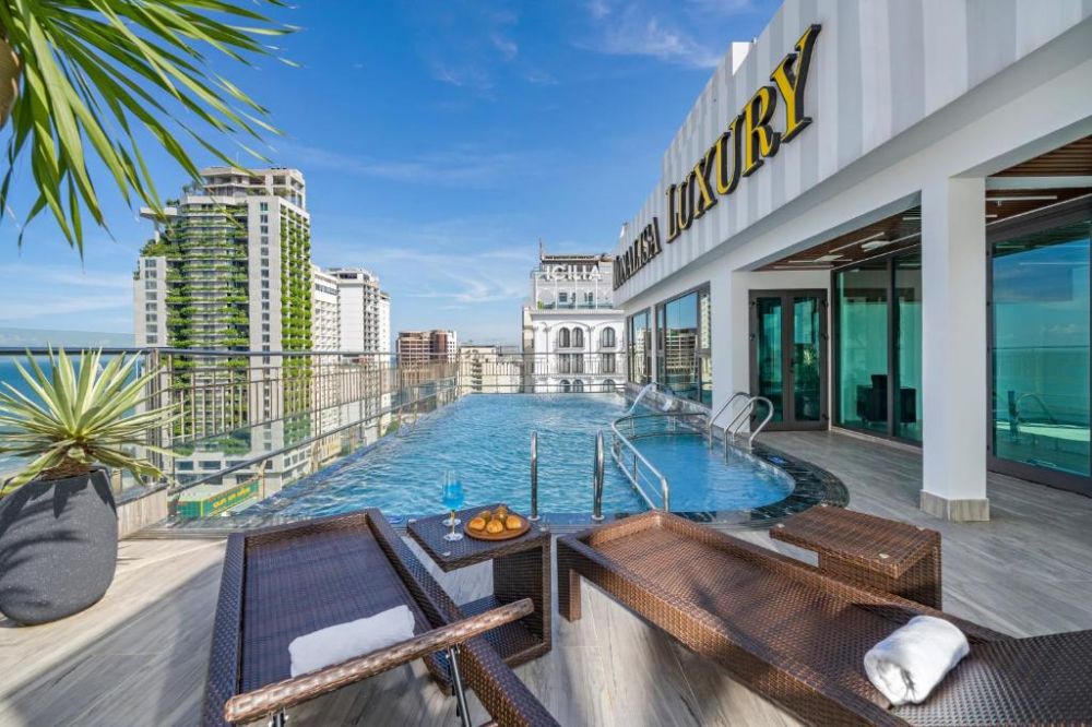 Monalisa Luxury Hotel 3*