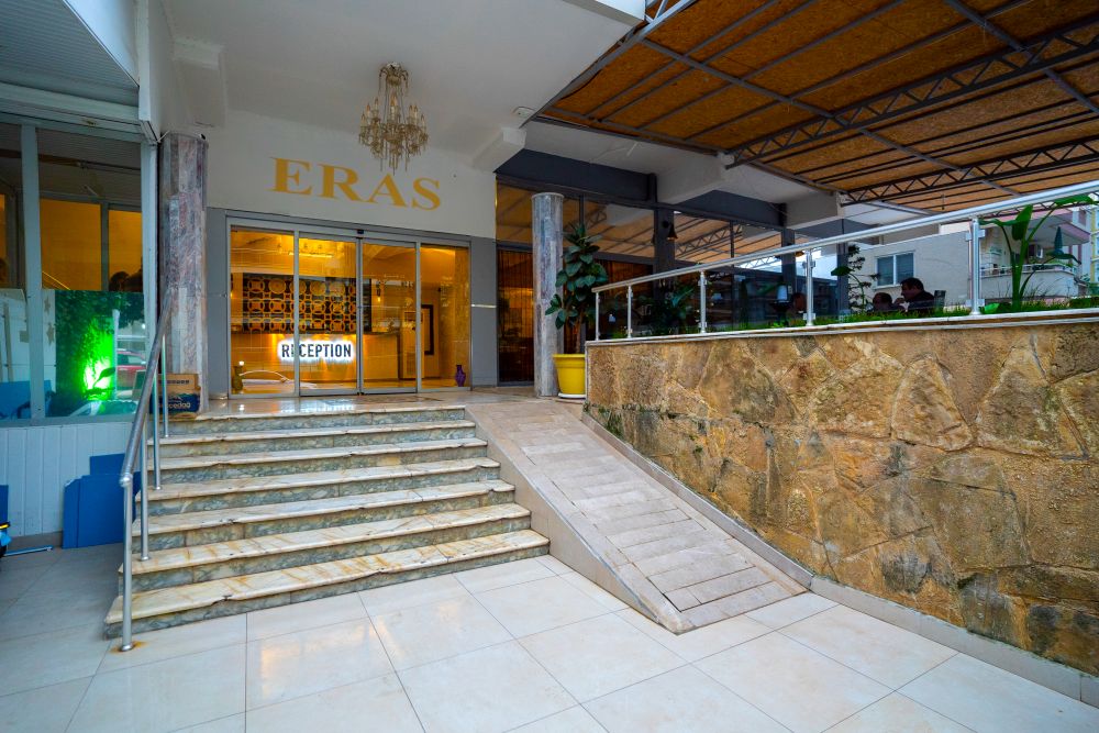 Eras Hotel 3*