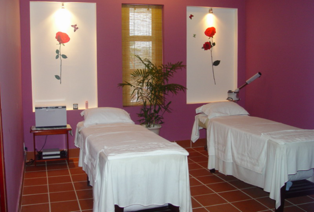 Angella Hotel 3*