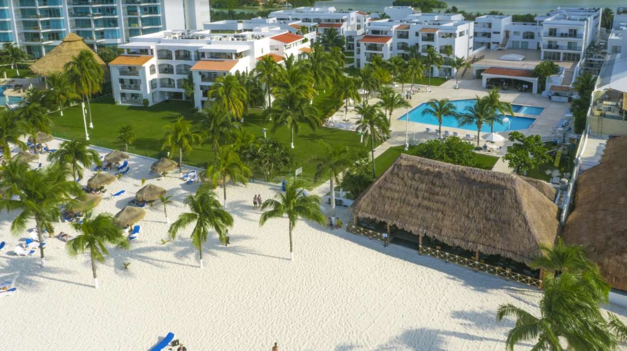 Beachscape Kin Ha Villas & Suites Cancun 3*