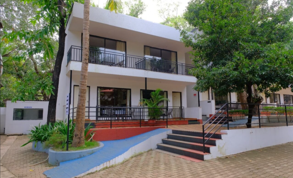 The Byke Royal Pearl (Pure Veg) 2*