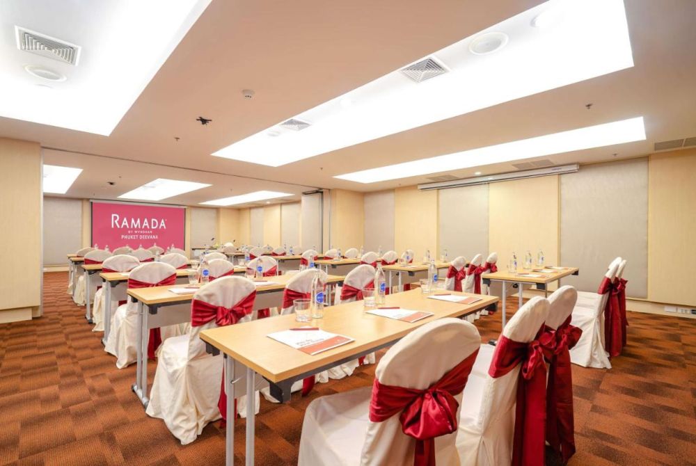 Ramada Phuket Deevana 4*