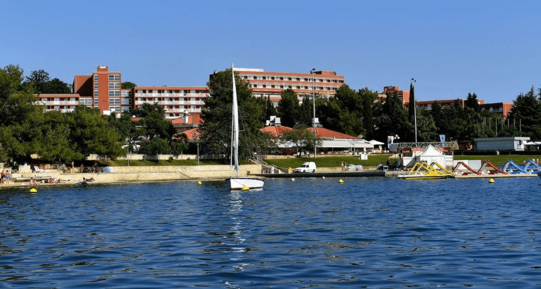 Hotel Albatros Plava Laguna 4*