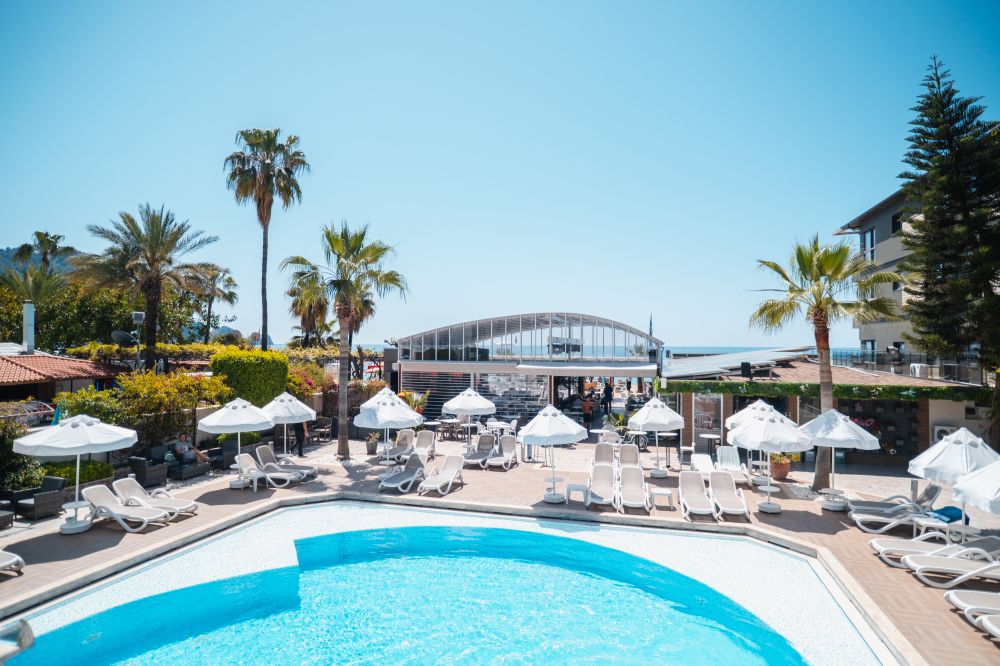 Xperia Saray Beach 4*
