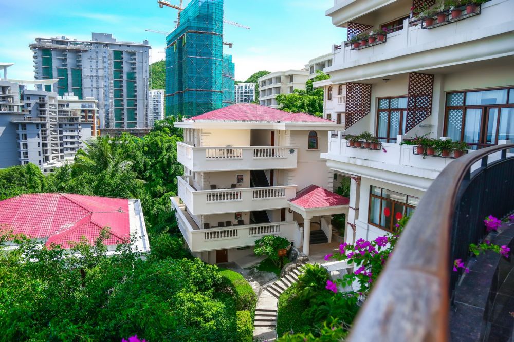 Sanya Yuhuayuan Seaview Hotel 4*