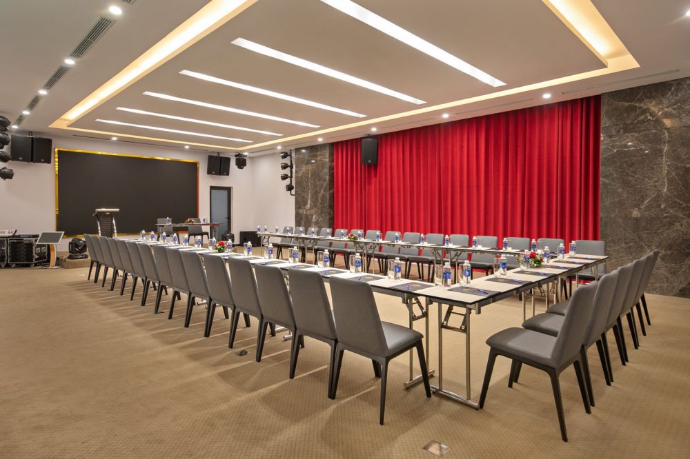 Golden Lotus Grand Hotel 4*