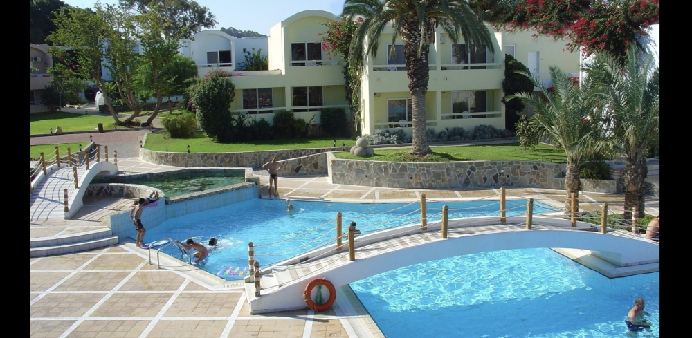 Avra Beach Resort Hotel & Bungalows 4*