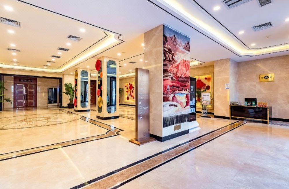 Feitian Hotel Beijing 4*