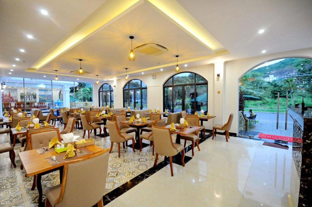 Crown Nguyen Hoang 4*