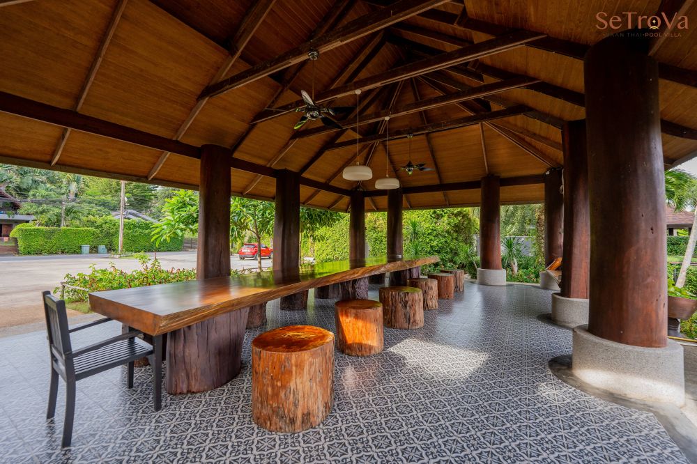 Setrova Nai Harn Grand Pool Villa 