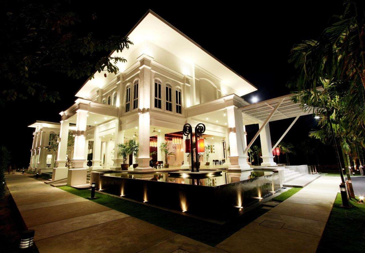 The Old Phuket Karon Beach 4*