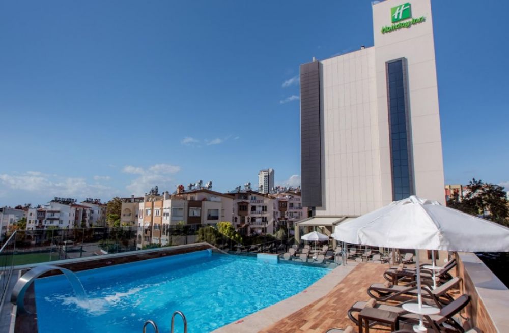 Holiday Inn Antalya Lara 4*