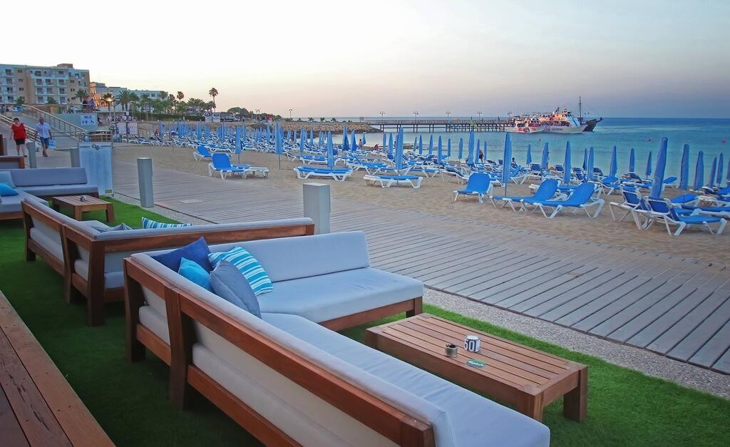 Golden Star Beach Hotel 4*