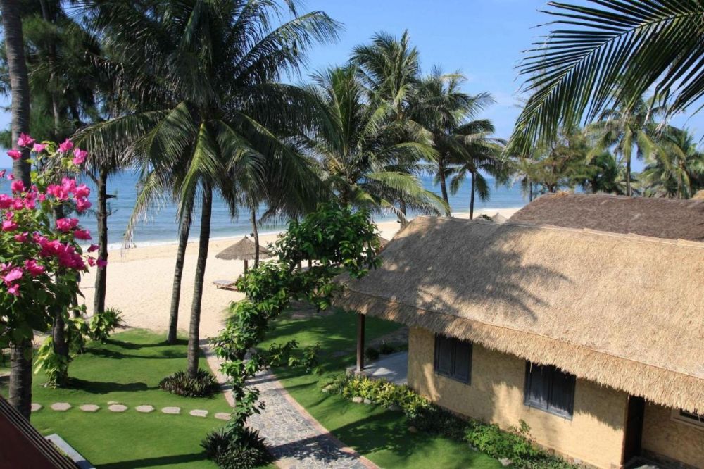 Bamboo Village Beach Resort & Spa 4*