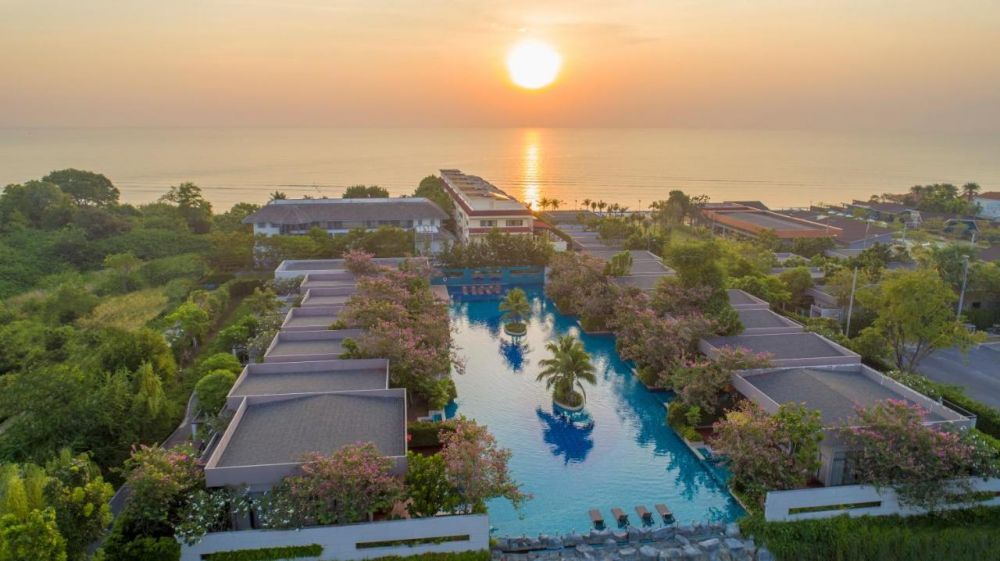 Avani+ Hua Hin Resort 5*