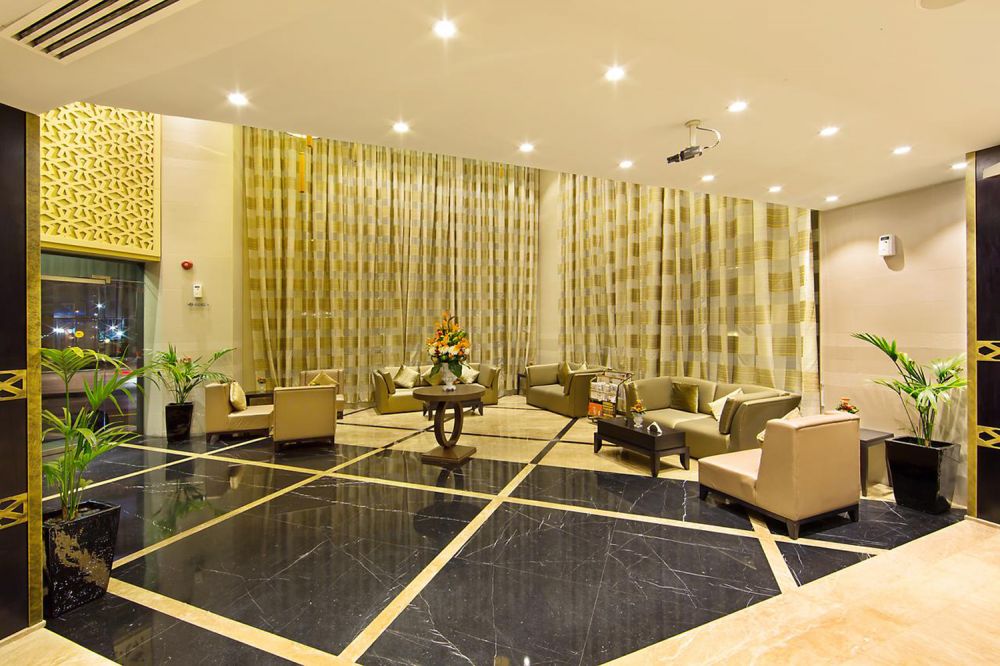 Lotus Grand Hotel 4*