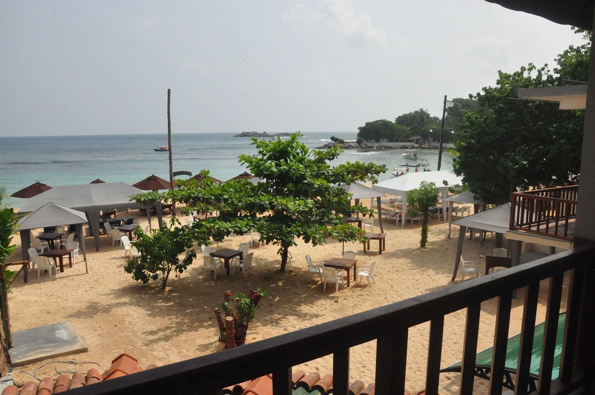 Wave Beach Unawatuna 3*