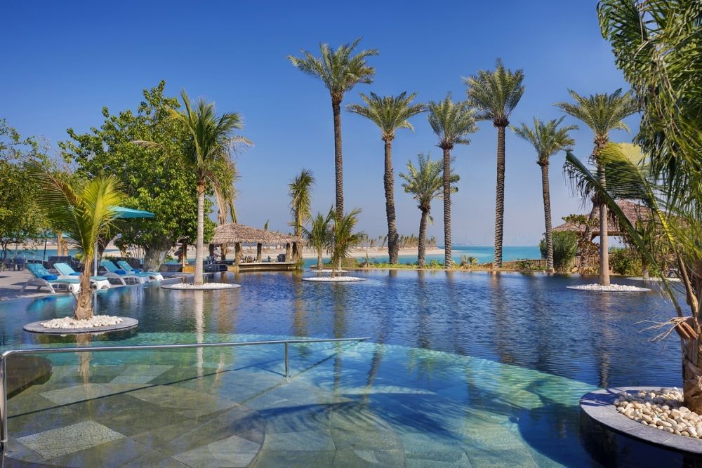 Anantara World Island Dubai Resort 5*