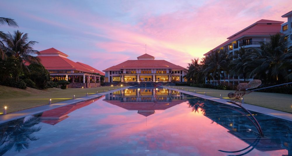 Pullman Danang Beach Resort 5*