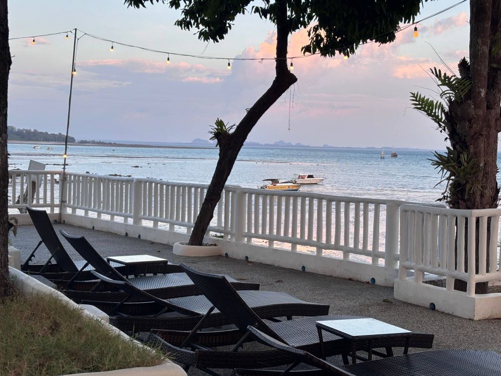 Arawan Beach Resort Krabi 4*