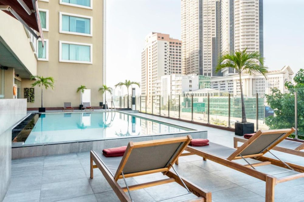 Novotel Bangkok Silom Road 4*